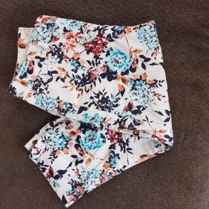 St.Johns Bay flowered Capri's